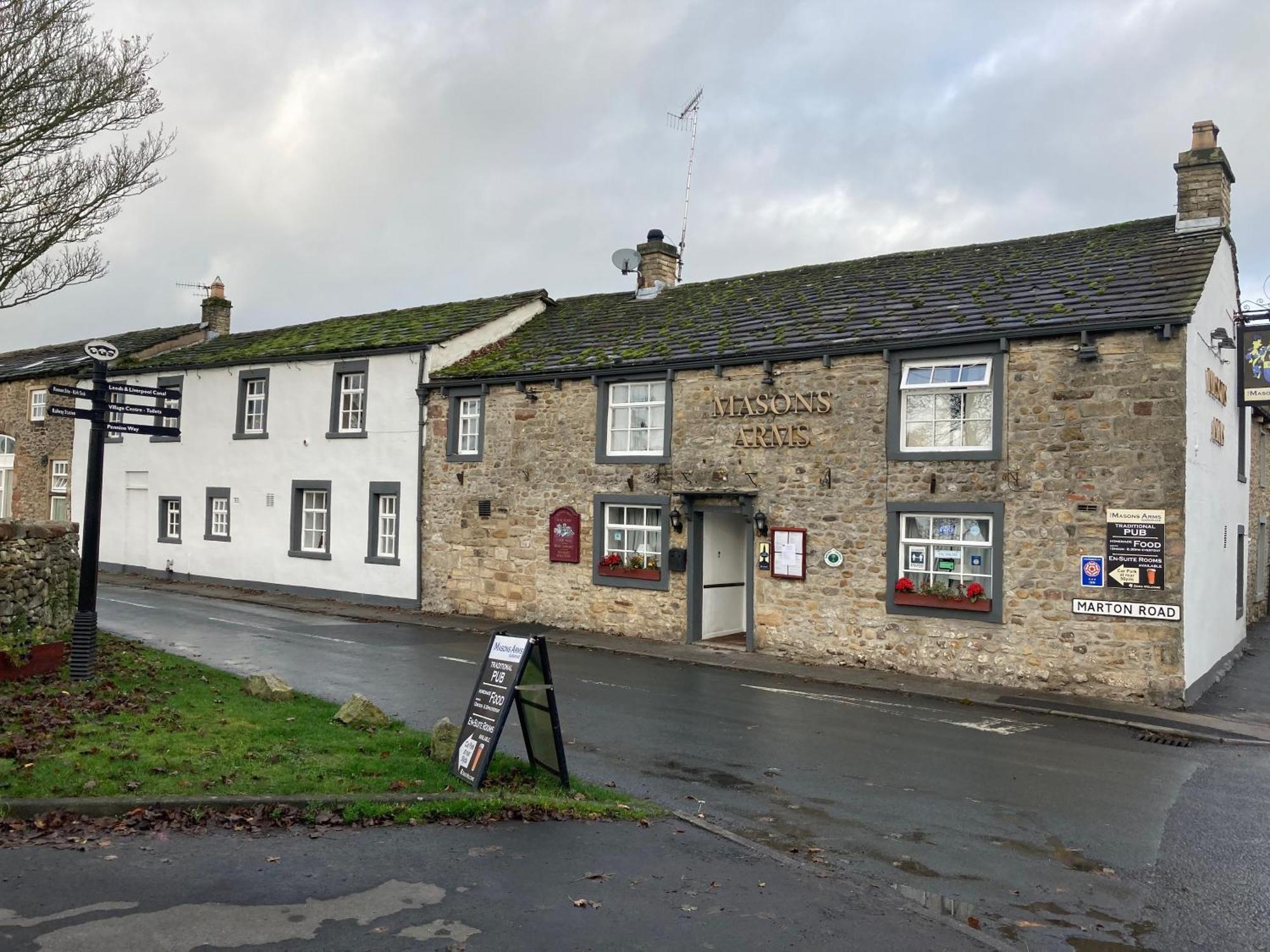 Hotel Masons Arms Gargrave Exterior foto