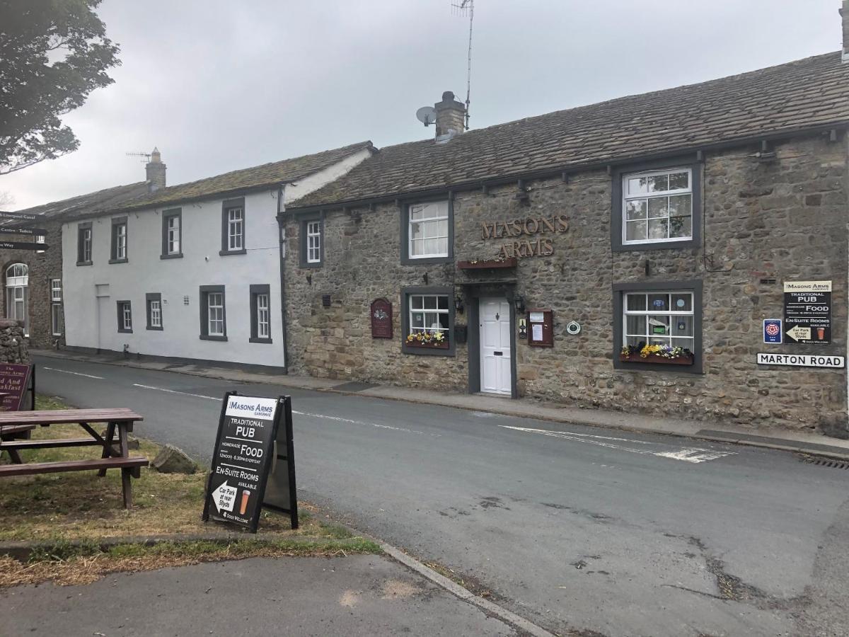 Hotel Masons Arms Gargrave Exterior foto